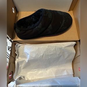 Sorel Go - NWB: Bodega Run Slipper indoor/outdoor